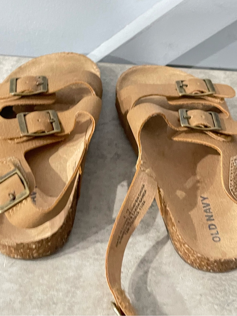 Old Navy Toddler Tan Triple-Buckle Sandals Size 8 - Picture 9 of 16
